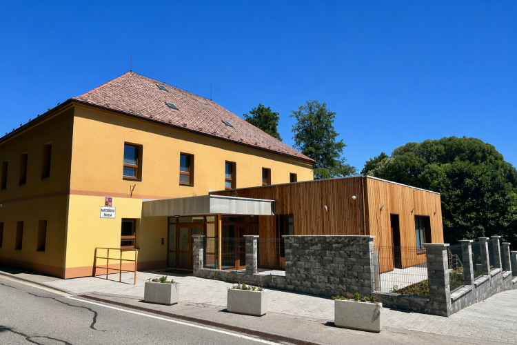 Slideshow MŠ nová zepředu
